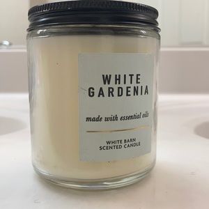 White gardenia candle